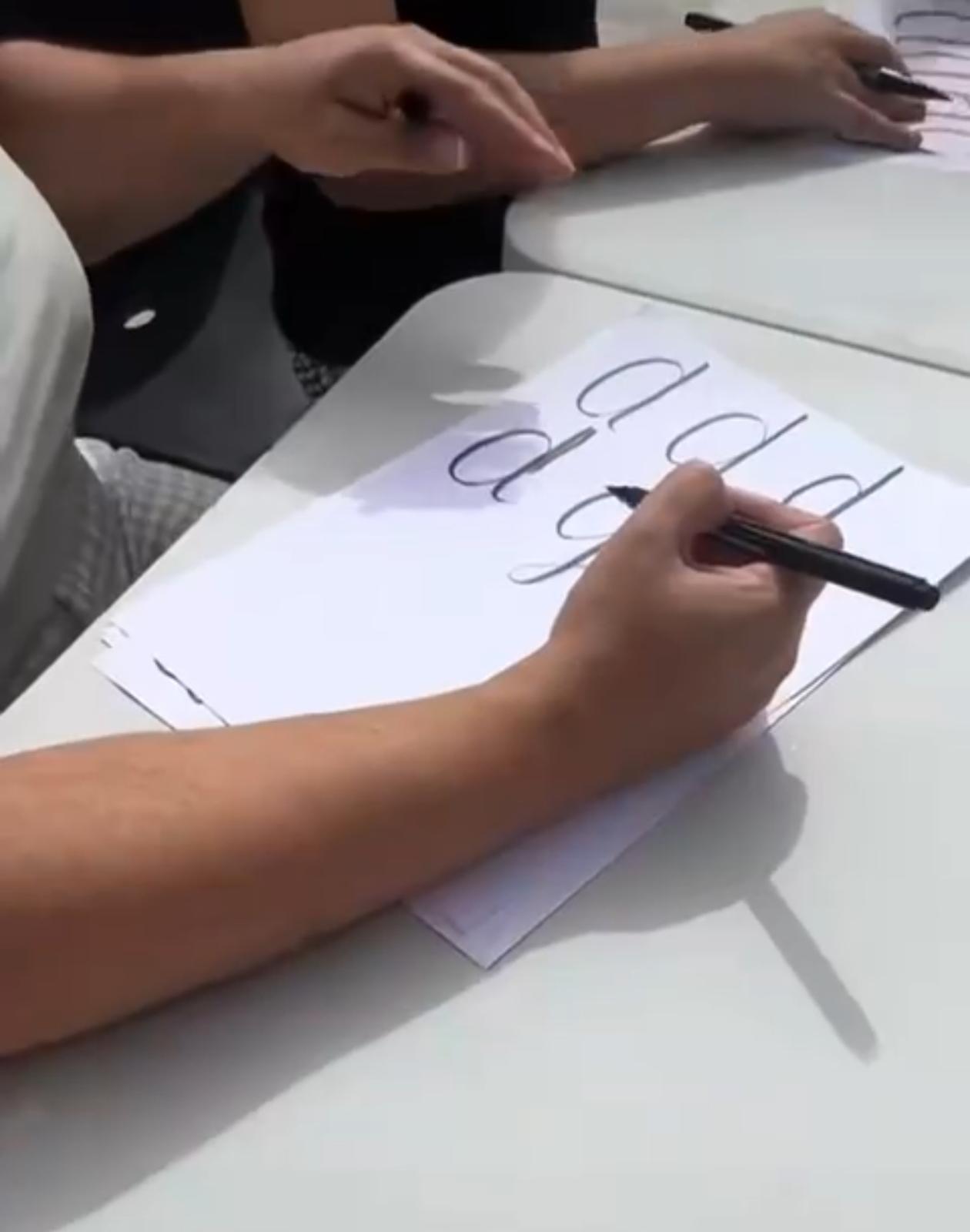 Taller lettering centro escolar - Pequearte
